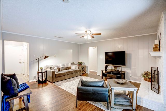 6028 Ridgecrest Drive, Watauga, TX 76148
