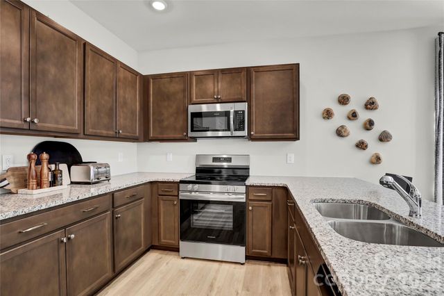 928 Leyna Court, Newton, NC 28658