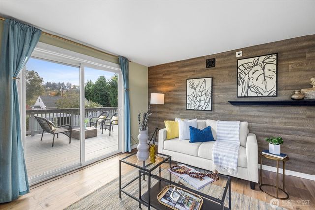 1404 Whitworth Avenue S, Renton, WA 98055