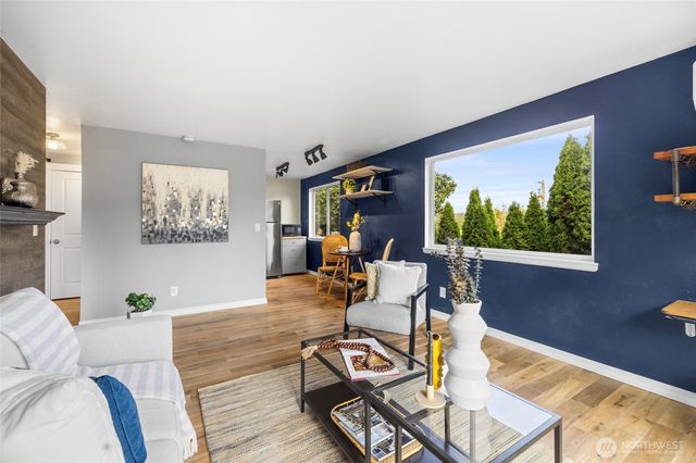 1404 Whitworth Avenue S, Renton, WA 98055