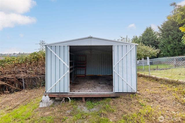 1404 Whitworth Avenue S, Renton, WA 98055