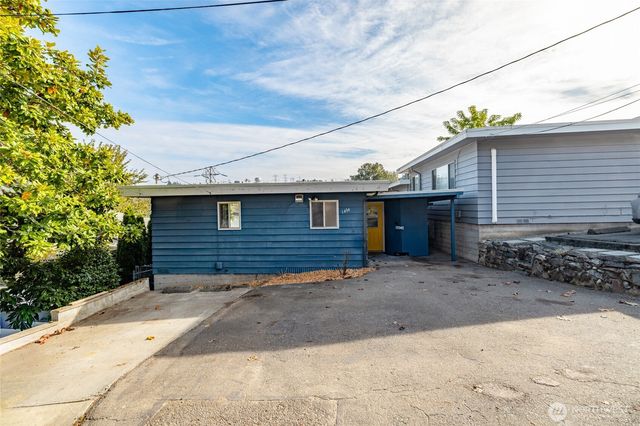 1404 Whitworth Avenue S, Renton, WA 98055