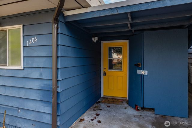 1404 Whitworth Avenue S, Renton, WA 98055