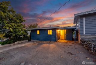 1404 Whitworth Avenue S, Renton, WA 98055