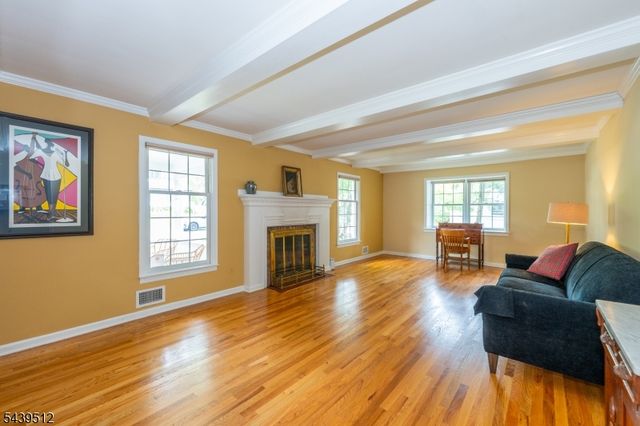 15 Congress Rd, Emerson Boro, NJ 07630