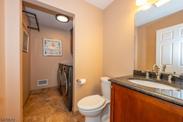 15 Congress Rd, Emerson Boro, NJ 07630