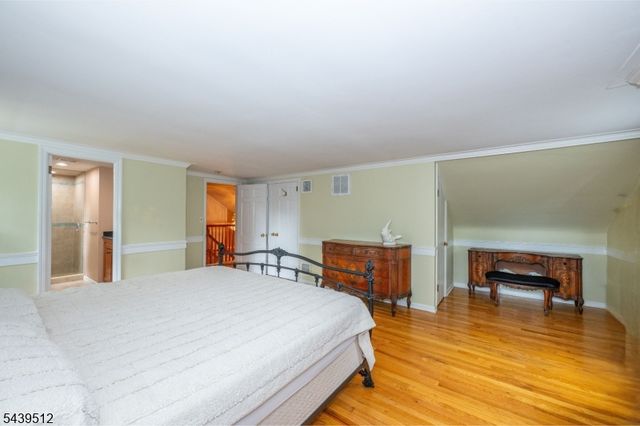 15 Congress Rd, Emerson Boro, NJ 07630