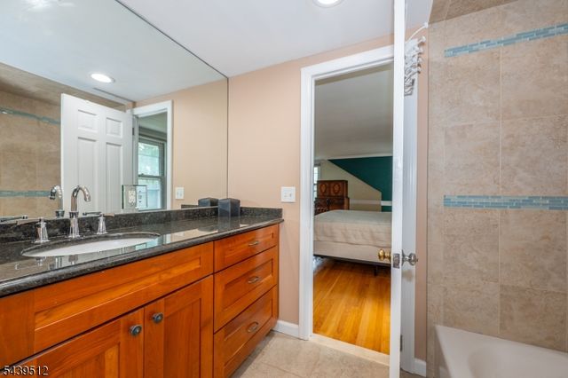 15 Congress Rd, Emerson Boro, NJ 07630
