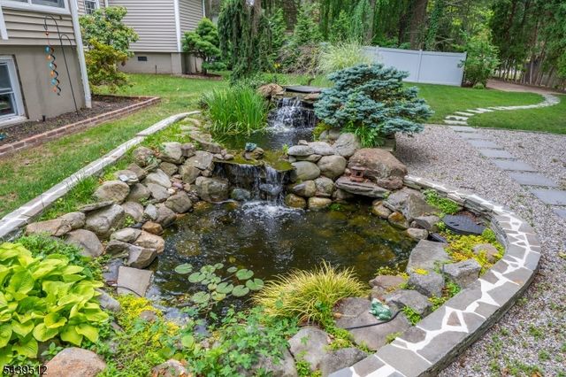 15 Congress Rd, Emerson Boro, NJ 07630