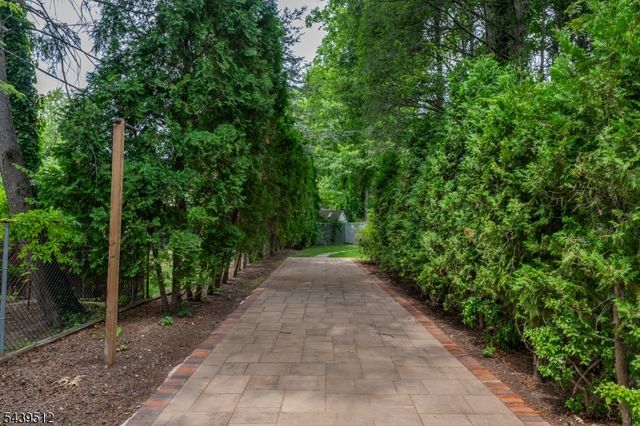 15 Congress Rd, Emerson Boro, NJ 07630