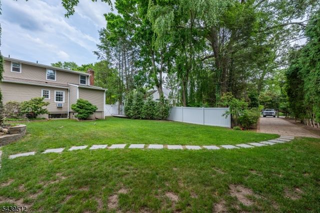 15 Congress Rd, Emerson Boro, NJ 07630