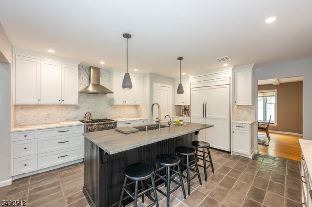 15 Congress Rd, Emerson Boro, NJ 07630