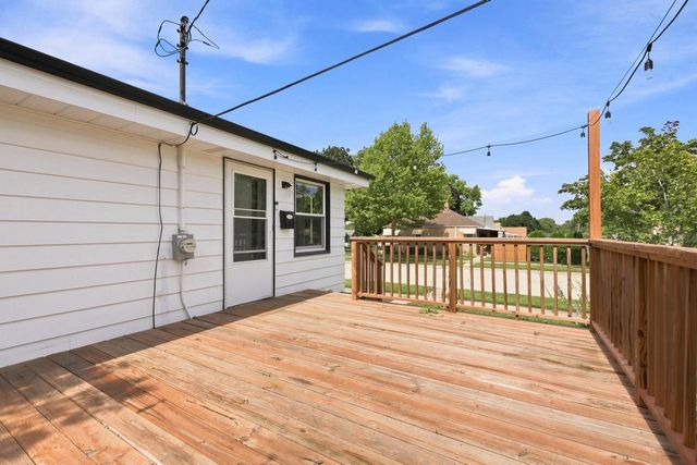 2002 S 97th STREET, West Allis, WI 53227