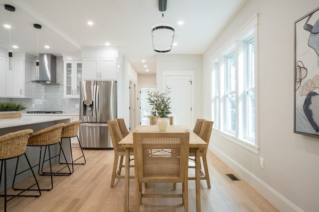 43 Boston St A, Somerville, MA 02143