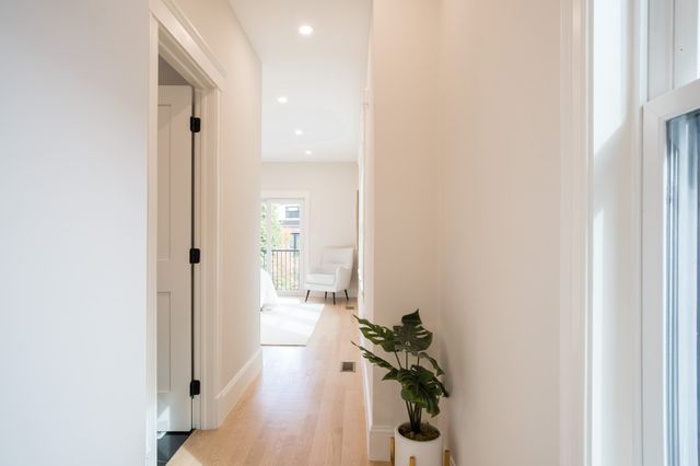 43 Boston St A, Somerville, MA 02143