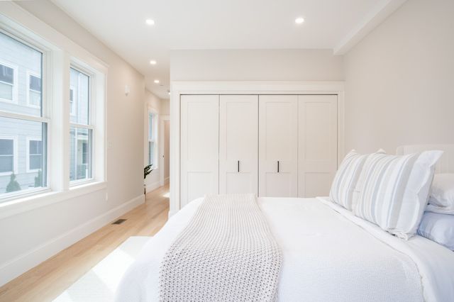 43 Boston St A, Somerville, MA 02143