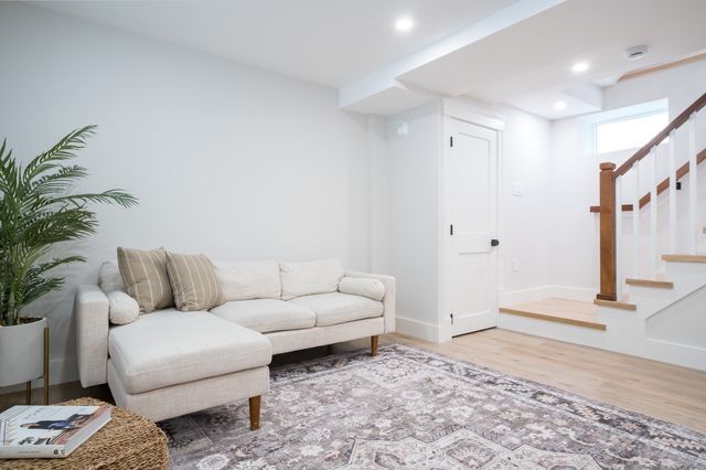 43 Boston St A, Somerville, MA 02143