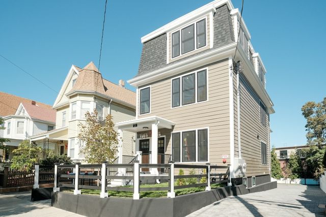 43 Boston St A, Somerville, MA 02143