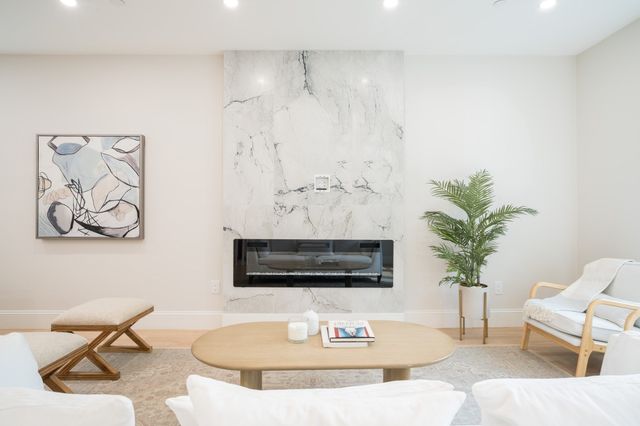 43 Boston St A, Somerville, MA 02143