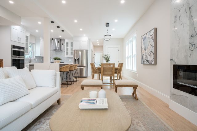 43 Boston St A, Somerville, MA 02143
