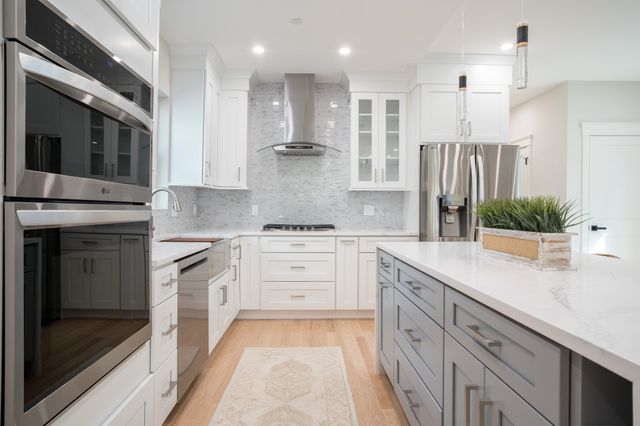 43 Boston St A, Somerville, MA 02143