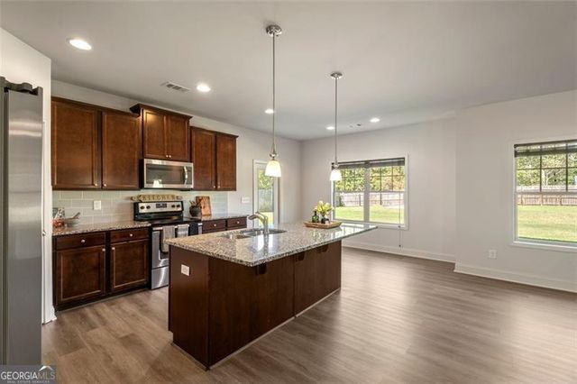 6376 SPRING COVE Drive, Flowery Branch, GA 30542