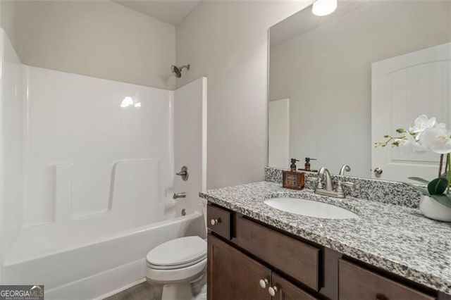 6376 SPRING COVE Drive, Flowery Branch, GA 30542
