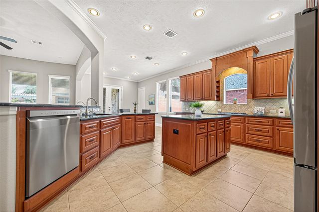 4518 Beacon View Court, Sugar Land, TX 77479