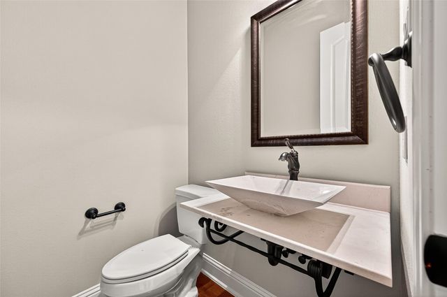 4518 Beacon View Court, Sugar Land, TX 77479