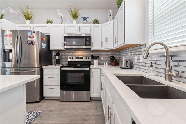 15110 Kokomo Dr, Corpus Christi, TX 78418