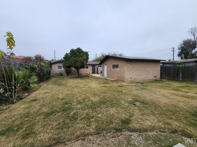 404 Hill Street, Bakersfield, CA 93306