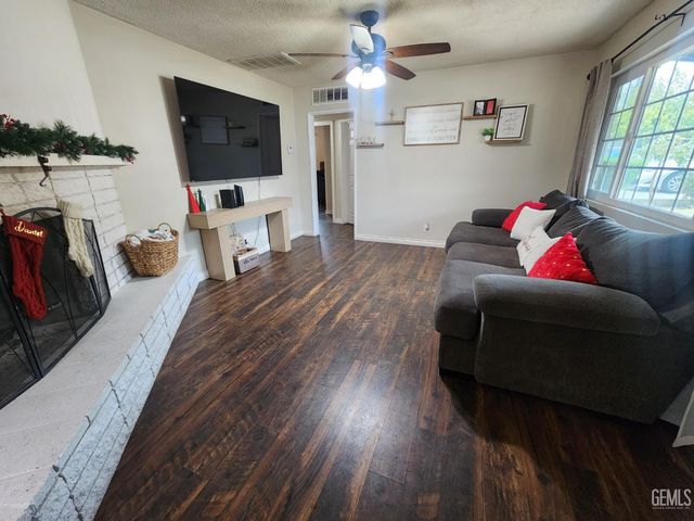 404 Hill Street, Bakersfield, CA 93306