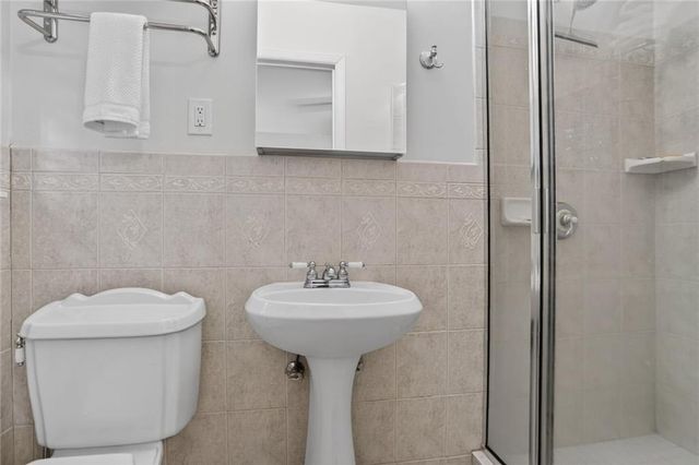 2560 Skyland NE Trail, Brookhaven, GA 30319