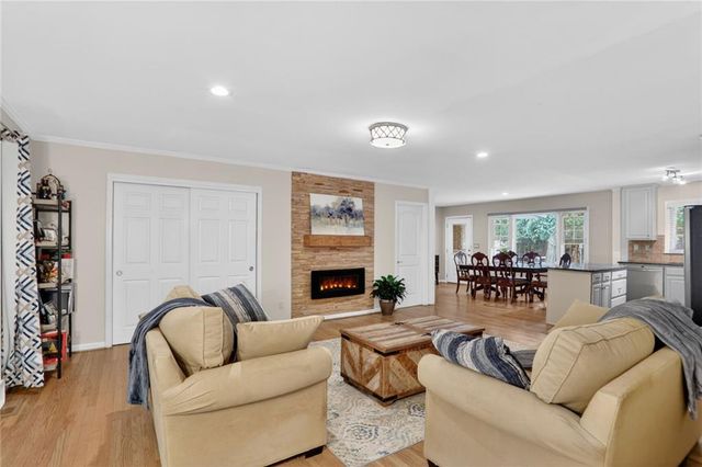 2560 Skyland NE Trail, Brookhaven, GA 30319