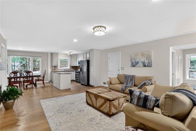 2560 Skyland NE Trail, Brookhaven, GA 30319