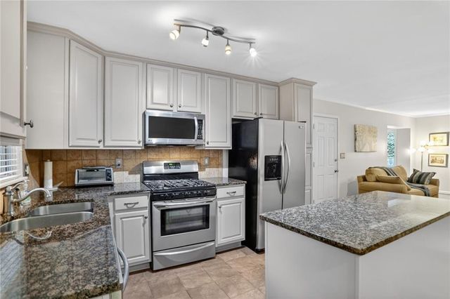 2560 Skyland NE Trail, Brookhaven, GA 30319