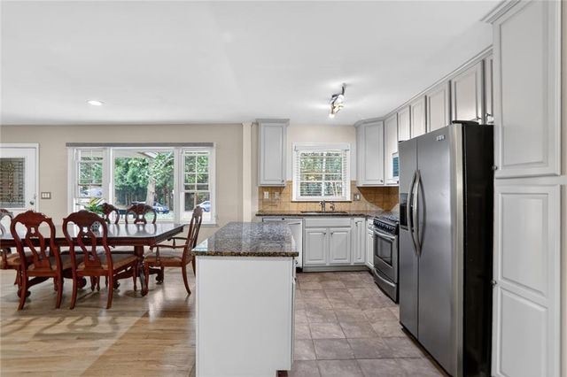 2560 Skyland NE Trail, Brookhaven, GA 30319