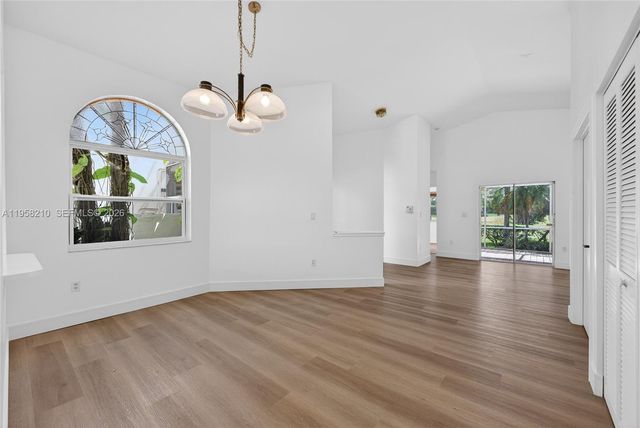 1251 E Wilshire Circle E, Pembroke Pines, FL 33027