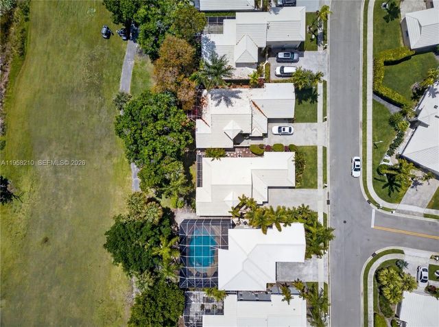 1251 E Wilshire Circle E, Pembroke Pines, FL 33027