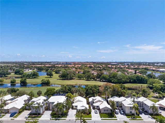 1251 E Wilshire Circle E, Pembroke Pines, FL 33027