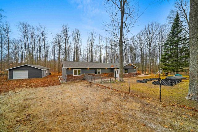 8784 M-66, Garfield Twp, MI 49633