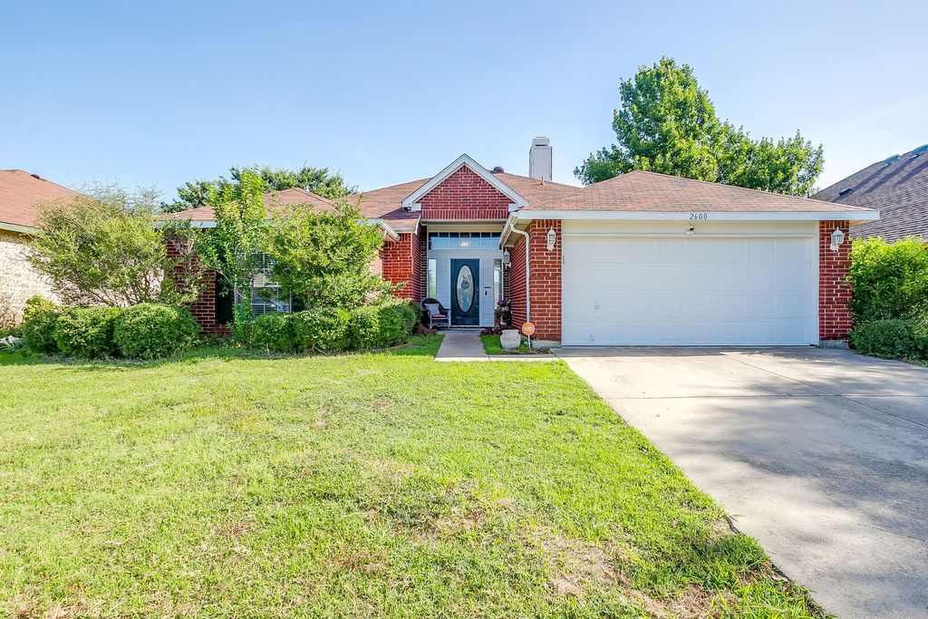 2600 Clovermeadow Drive, Fort Worth, TX 76123