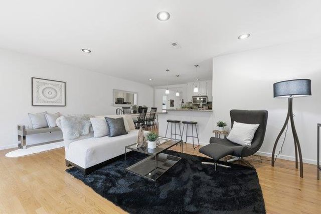 1014 King Street, Redwood City, CA 94061