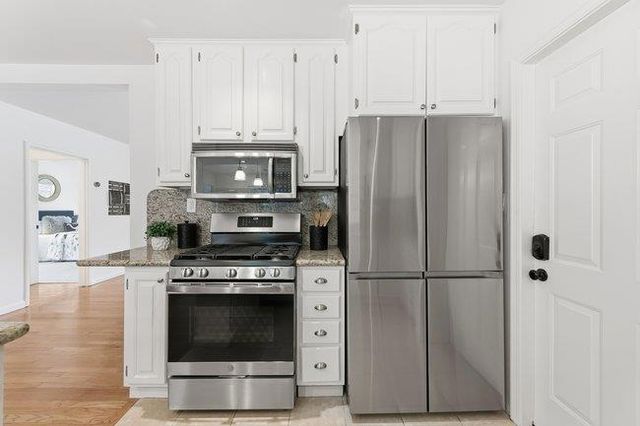 1014 King Street, Redwood City, CA 94061