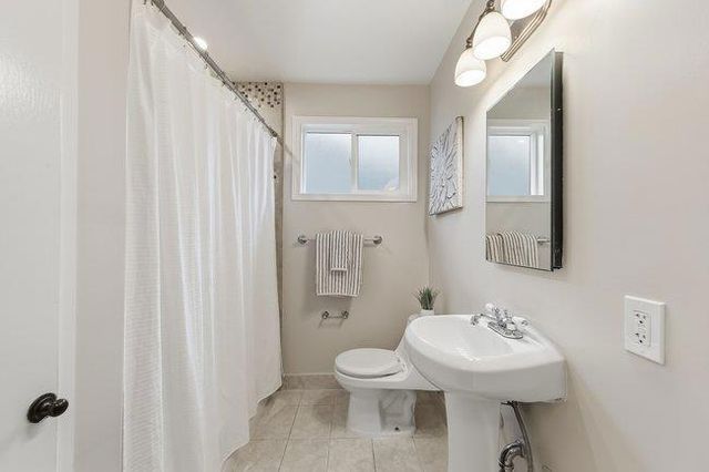 1014 King Street, Redwood City, CA 94061