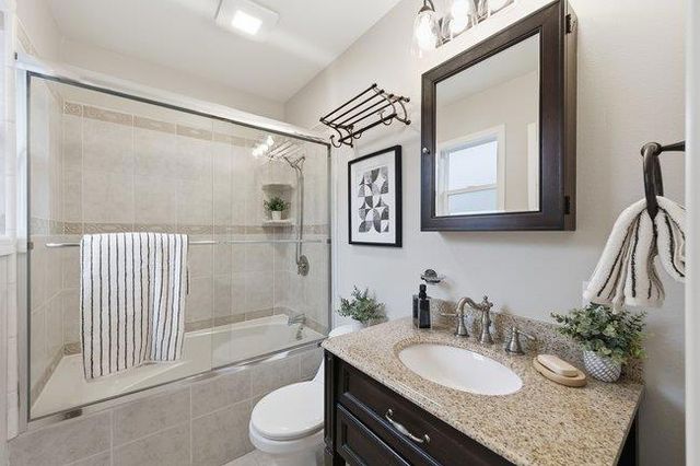 1014 King Street, Redwood City, CA 94061