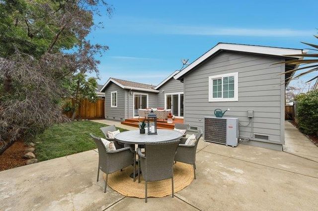 1014 King Street, Redwood City, CA 94061