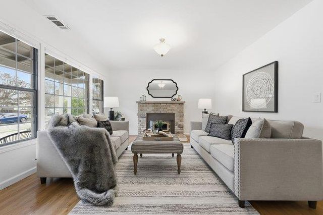 1014 King Street, Redwood City, CA 94061