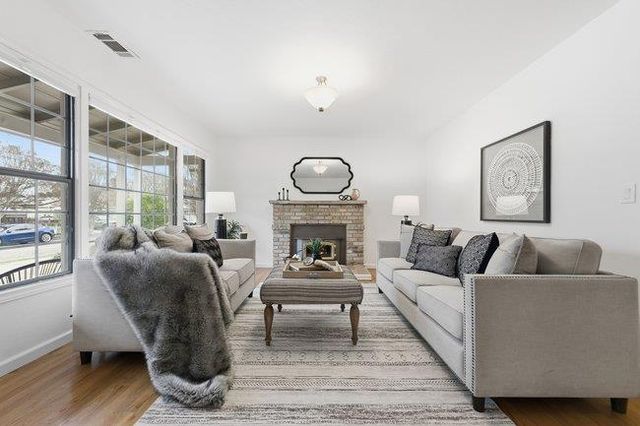 1014 King Street, Redwood City, CA 94061