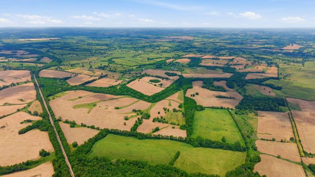 1010 Escondida Road, Paris, KY 40361